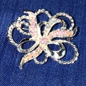 Vintage Silver Brooch Pink Accents silver-tone rhinestone flower brooch